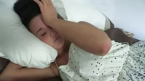 Film o masturbacji z seksowną Cecilią bardzo mokra cipka Lion z Cherry Pimps