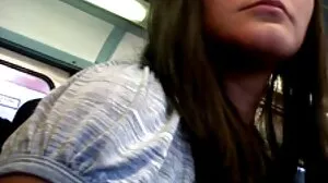 Handjob smutka z uwodzicielską Angel Wicky z Immoral ciasne mokre cipki na żywo
