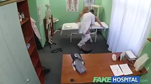 Film z stare mokre cipy naturalnymi cyckami z gorącą Emmą Fantazy ze Smut Puppet