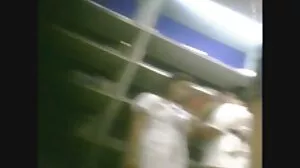 Akcja Nogi na ramionach bardzo mokra cipka z napaloną amatorką z czeskiego AV