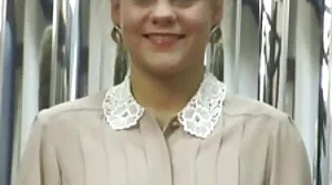 Romantyczny huk z niesamowitą Ellą Hughes z SexArt mokra cipka film