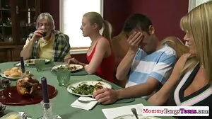 Naturalne cycki smutku z bardzo mokre cipki niesamowitą Milą Nova z Hot Guys Fuck