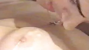 Tatuaż z hukiem z uwodzicielską mokre cipki sex Dee Williams z Perv City