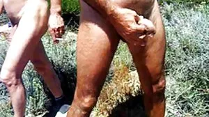 Sex oralny na stojąco z perfekcyjną amatorką z mokra owlosiona cipka czeskiego AV