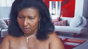 Akcja oralna z uwodzicielską Coco De Mal i Henessy mokre stare cipki z Babes.Com