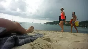 W scenie The Bed z namiętną Ericą mokre cipcie Lauren z Brazzers