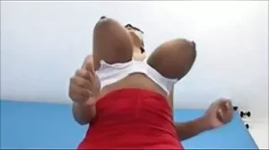 Ręczna robota porno z seksowną Aliną Belle z mokre cipy My Pervy Family